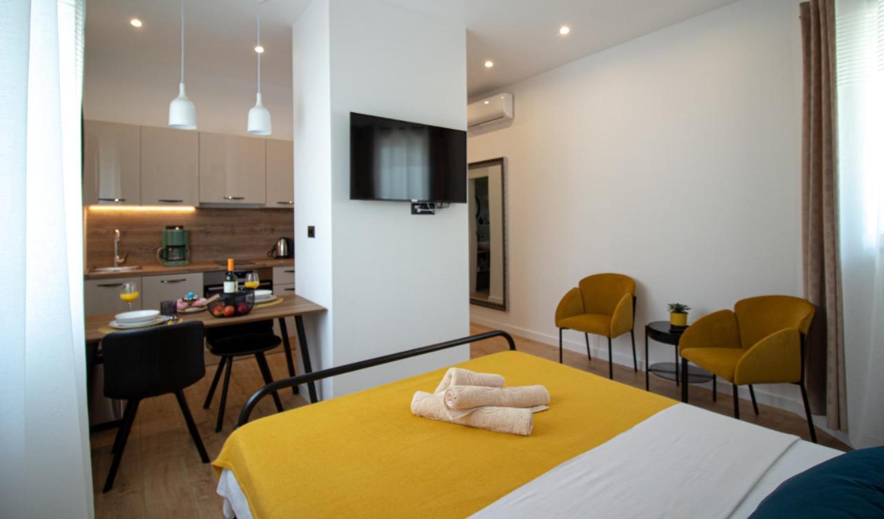 Apartments Dalmatino Kastela Exterior photo