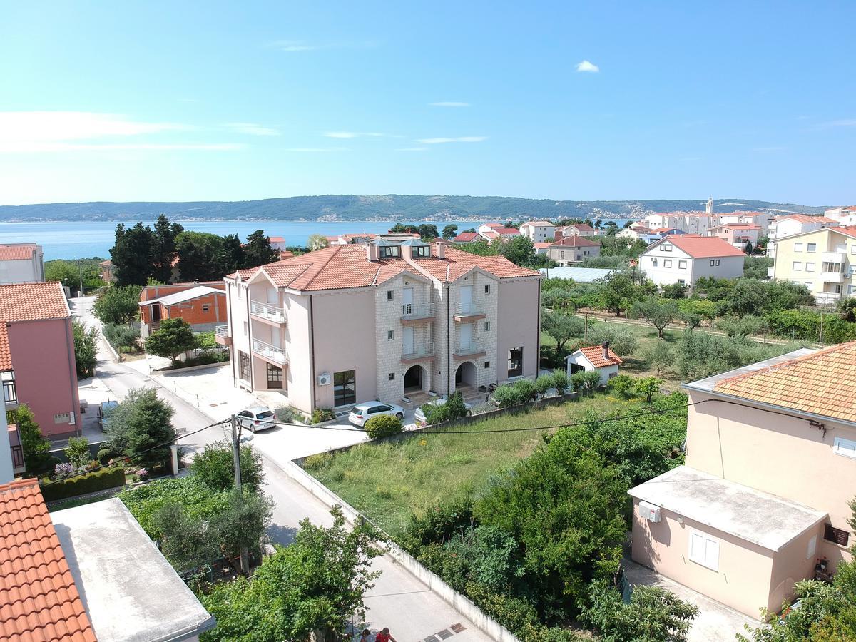 Apartments Dalmatino Kastela Exterior photo