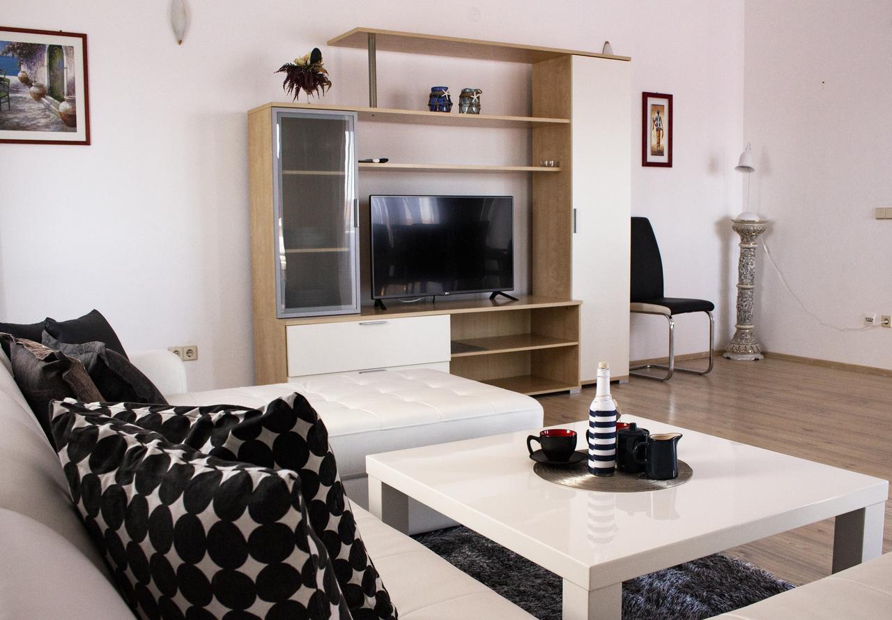 Apartments Dalmatino Kastela Exterior photo